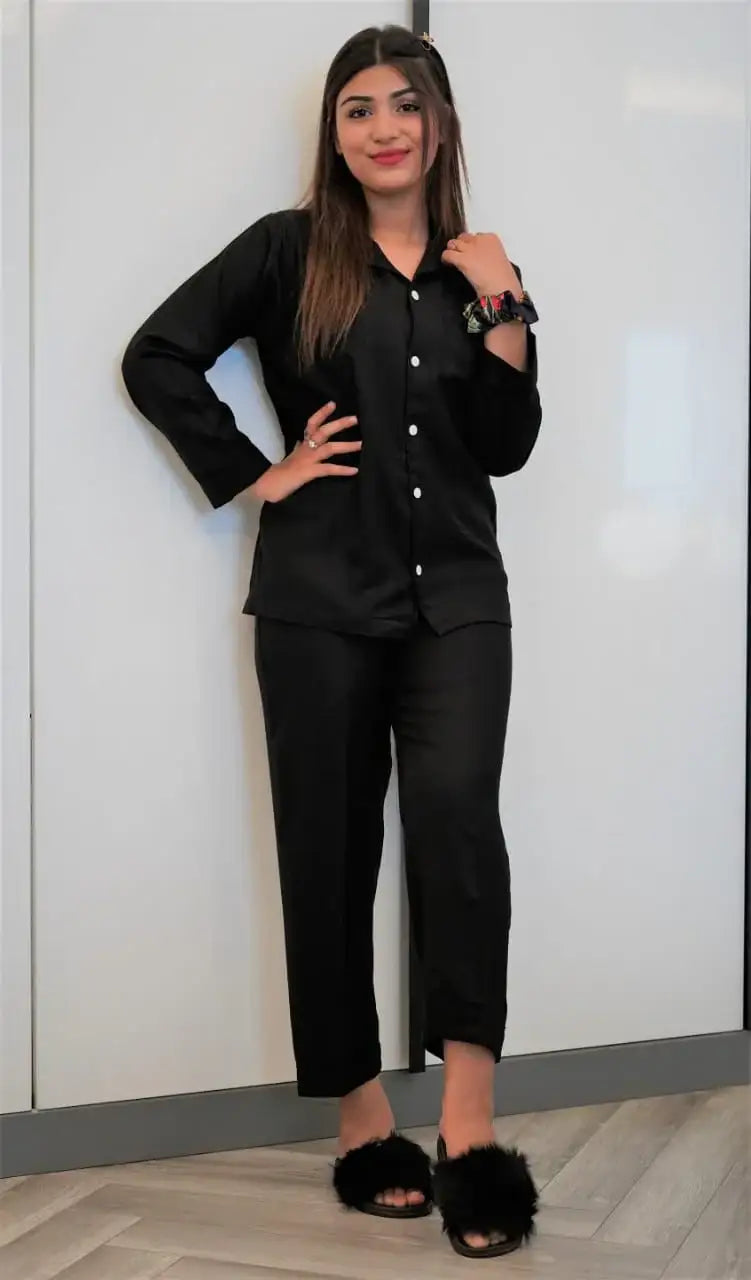 Solid Black Linen - ELORA OFFICIAL